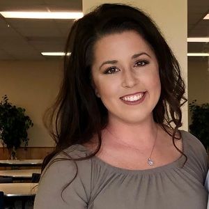 Meet your Posher, Raychel